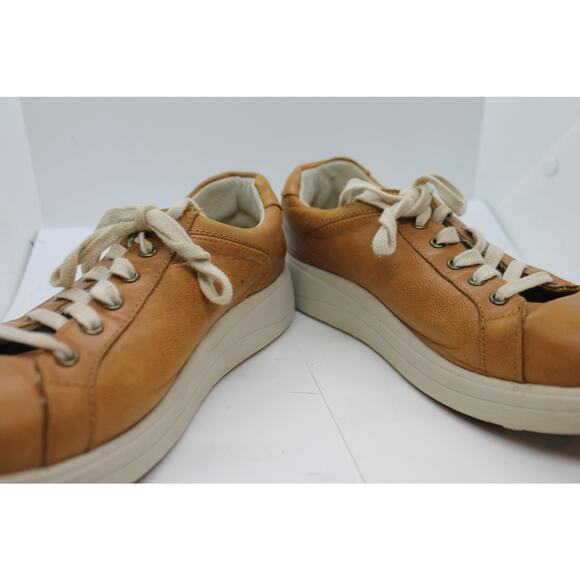 Strive Women's Brown Leather Dakota Lace Up Sneaker sz 7.5 US - Picture 2 of 5